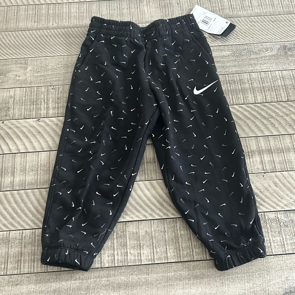 Nike girls joggers size 4